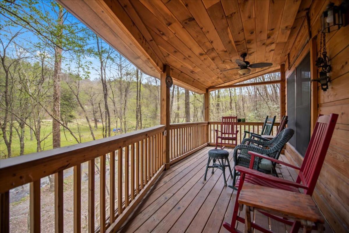 Villa Cozy Cabin Beside Briar Creek, Fire Pit, Wifi Ellijay Exterior foto