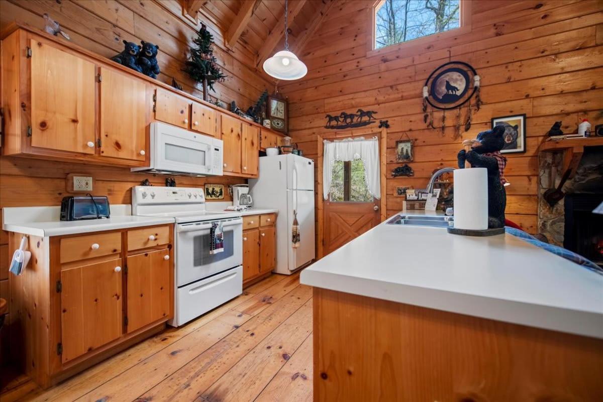 Villa Cozy Cabin Beside Briar Creek, Fire Pit, Wifi Ellijay Exterior foto